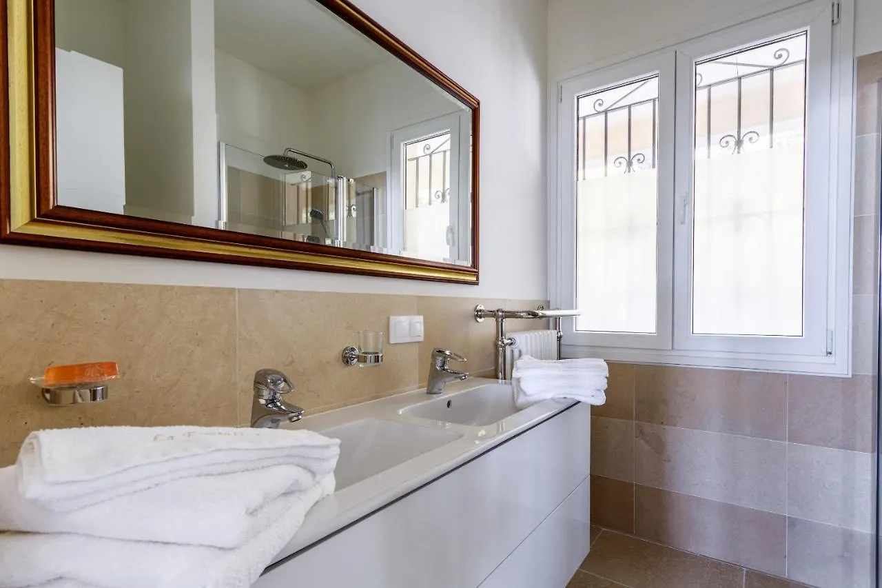 Sea View Apartment With Private Secure Parking - 2